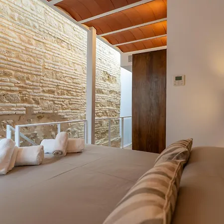 La Torre Del Portillo Apartment *